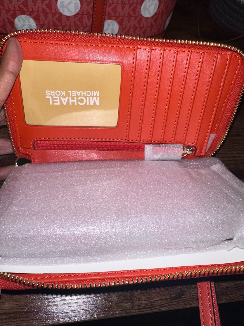 NWT Michael Kors Jet Set Tote + Wristlet Set - Picture 5 of 10